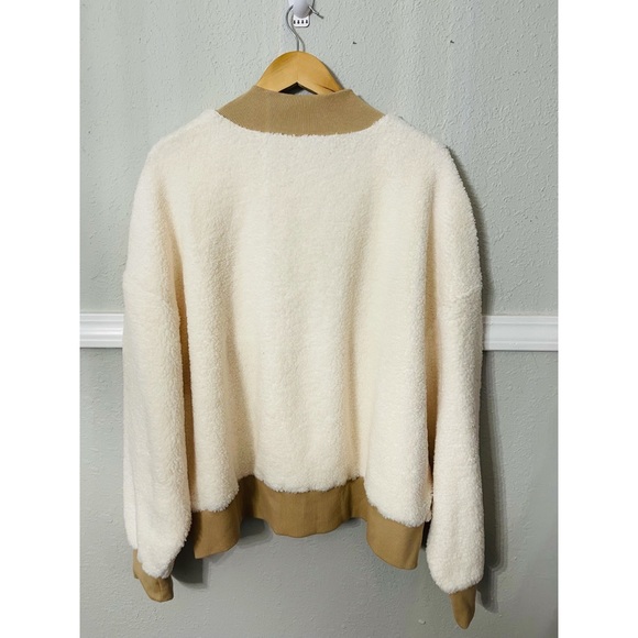 Fabletics Sherpa Pullover Sweater - Picture 5 of 6